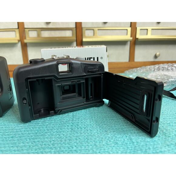 Bell + Howell 35mm Plastic Camera flash case - Picture 7 of 16